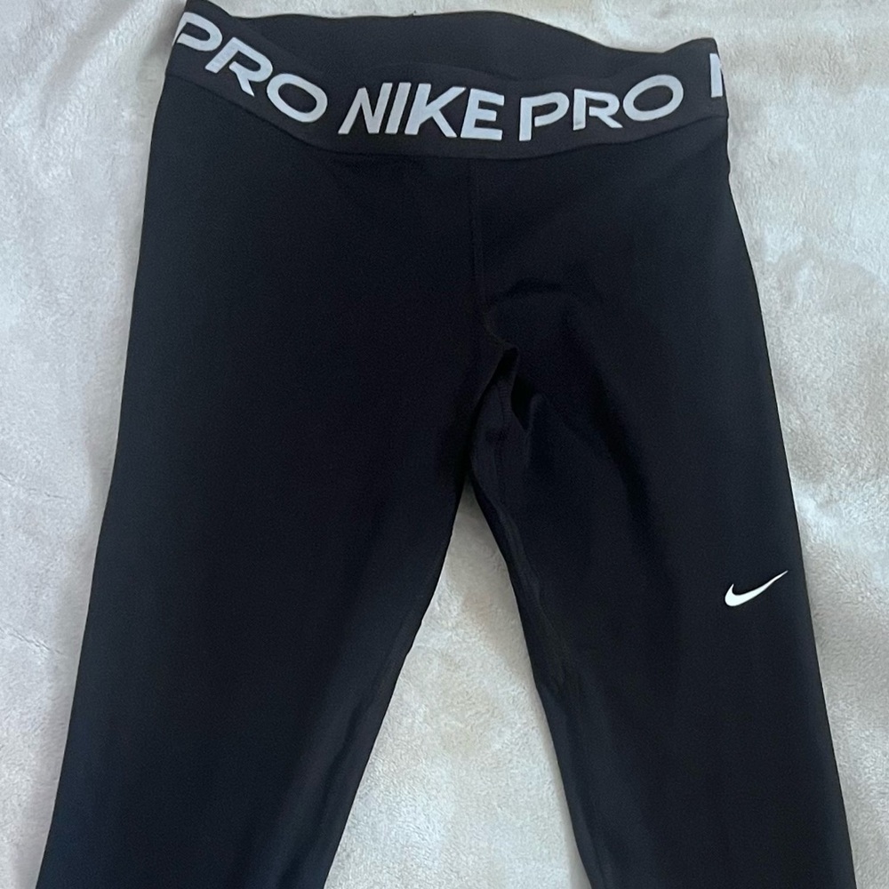 Nike Black Leggings Stretchy Athletic Wear - Picture 4 of 5